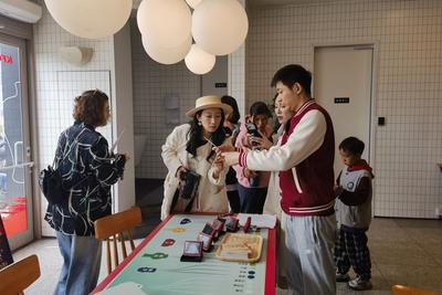 千年瓷韵“釉”见烟火气：青岛市博物馆展览斩获全省十佳，联名肯德基跨界出圈