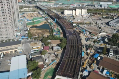 长沙路打通工程主线桥梁已经完成，正在实施地面道路，计划今年9月建成