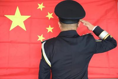 从不能露脸的他，获颁中国青年五四奖章！
