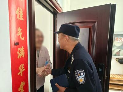 “窗口”开到“家门口”！青岛公安上门办证把服务送到群众心坎上