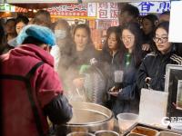 开启“逛吃”模式，李村夜市假期火热