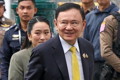 泰国前总理他信假释出狱