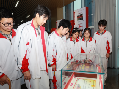 让信仰的种子在国旗下扎根
