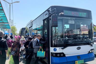 “五一”假期，青岛温馨巴士运送乘客107万人次