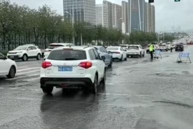 出行请注意！受降雨及大雾影响，多地收费站关闭