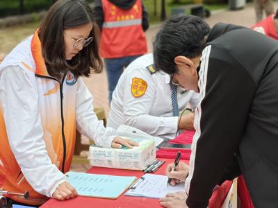 邻里齐聚力，服务促和谐！金家岭街道社工站联合瑞都社区开展志愿服务大集活动