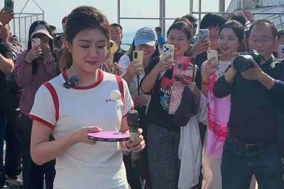 陈梦惊喜现身，乒超文旅嘉年华·半岛1号站上演精彩“国球”互动