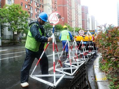 闻“汛”而动！2700人坚守一线，青岛西海岸雨中筑起“隐形防线”