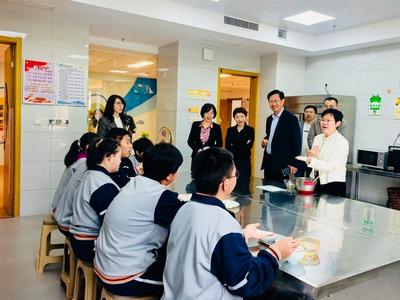 民建黄岛六支部开展爱心助学公益活动