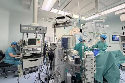 全国首例，青大附院完成荧光引导下达芬奇手术机器人后入路前列腺癌根治术