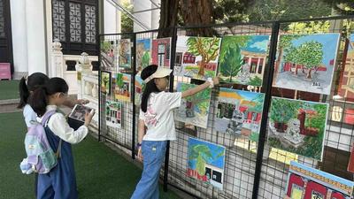 用童真笔触定格老城初夏景致，美术公益社团写生作品在青岛市美术馆亮相