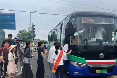 端午假期，青岛温馨巴士运送乘客58万余人次