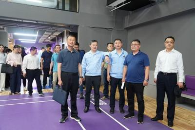 市财政局等三部门开展“送政策上门、聚合力攻坚”惠企服务纪实
