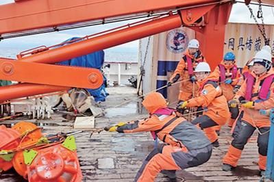 中国海洋大学师生“闪亮”南极考察，完成物理海洋调查、中层鱼调查等关键任务