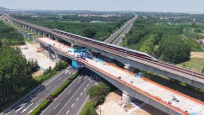 潍宿高铁至青岛连接线迎来关键施工节点：跨青兰高速连续梁合龙