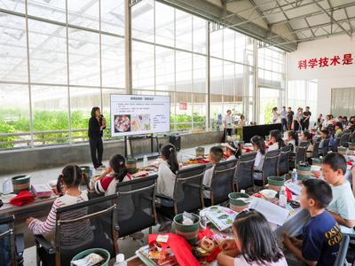 青岛萌娃在农科院过了一个“科技范儿”六一