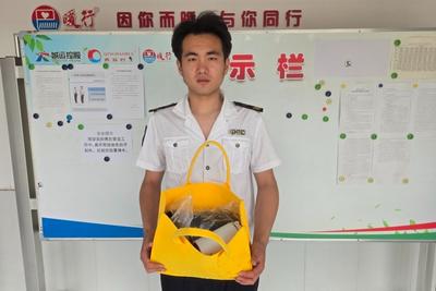 青岛巴士这场“接力跑”，守住了一位小朋友聚光灯下的梦想……