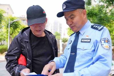 “两优一先”风采录 | 荆兆曜：架起警民“连心桥”，当好群众“贴心人”
