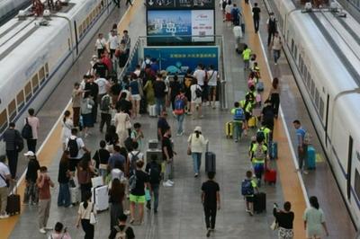 票价为成人旅客的5折，今起儿童旅客可购买铁路旅游计次票