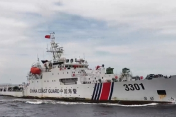 中国海警位中国黄岩岛领海及周边区域执法巡查