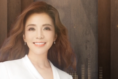 主持人朱迅在人民日报撰文：红旗漫卷映丹心