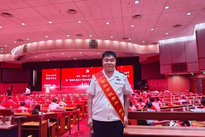 二十载扎根十米车厢，青岛巴士这位驾驶员用方向盘书写美好出行答卷