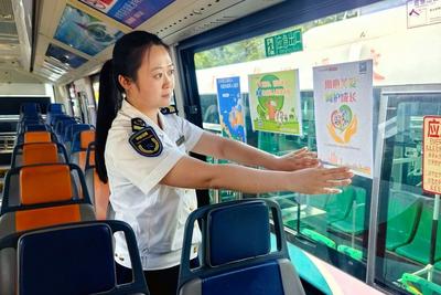 护航少年成长！青岛多路公交联动，法治知识随车而行