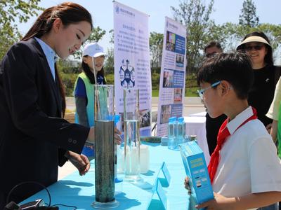 当六一童真遇上六五绿意：青岛水务把生态课堂搬到了一线