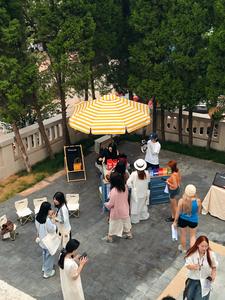 生活​市集+艺术逛展！青岛首届“小物大作”生活策展市集解锁新体验