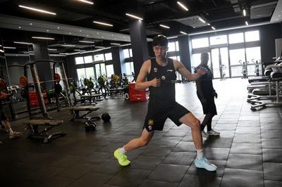 杨瀚森NBA归来话感受：我给自己打四、五十分！