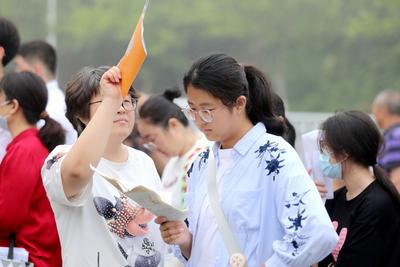 中考语文凸显思想浸润，聚焦核心素养