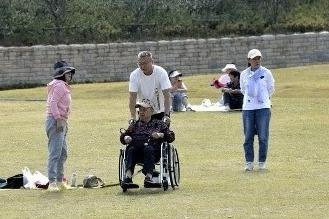 不法商家和营销团伙将目标瞄准老年群体，企业微信发布公告→