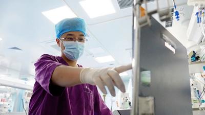 400斤极重度肥胖，叠加极危重病情，青岛这个医学团队鏖战七天抢回生命