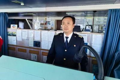 深耕引航技术创新，青岛引航员孔祥伟荣膺郑和航海风云榜“2025年度风云海员”