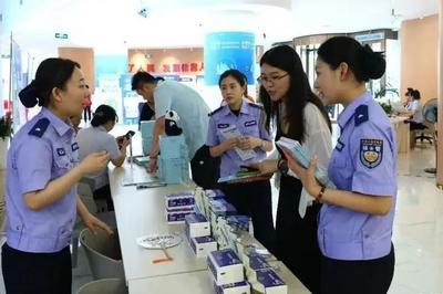 手把手现场教学！青岛车管为市民解锁“足不出户”网办新体验