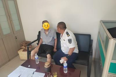 老人乘车迷路 ，青岛公交驾驶员暖心守护归家！