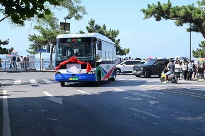 赋能历史城区文旅新活力！青岛这条“微循环”公交焕新归来
