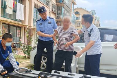 正午挡太阳、赛场救中暑，青岛民警的高温守护全程在线
