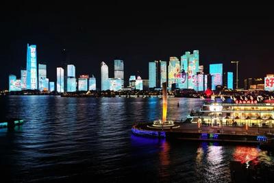 光影回归！浮山湾灯光秀今日恢复常态化亮灯