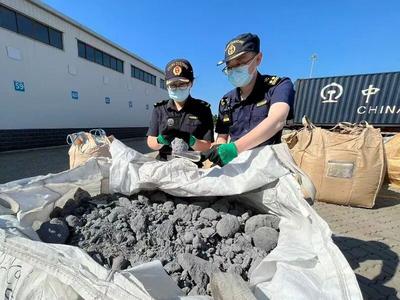 威海海关查获洋垃圾60吨