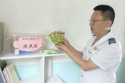 免费为乘客、劳动者提供休憩地！青岛温馨巴士10处纳凉小屋如约开门纳凉