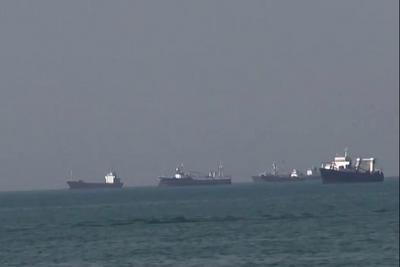 伊朗革命卫队：两艘油轮在霍尔木兹海峡爆炸起火
