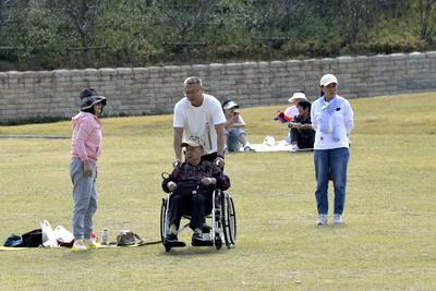 集聚生命健康企业1400余家，青岛高新区：银发经济产业聚链成群