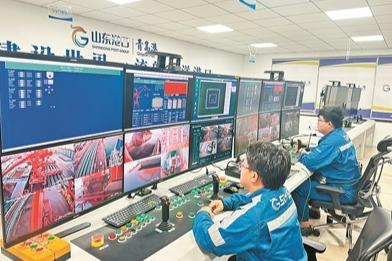 产业链上的山东好品牌·青岛新力量丨加装“AI大脑”，干散货码头迎“智变”