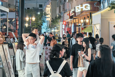银鱼巷：长不到300米，年纳客300万