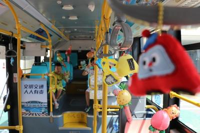 留下夏日限定回忆！暑期尾声，青岛巴士“童话漫游号”发车