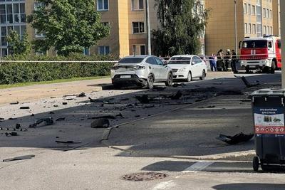 俄罗斯圣彼得堡发生汽车爆炸事件，一名军人身亡