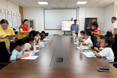 青岛：宣教防范两手抓，织密暑期“平安网”