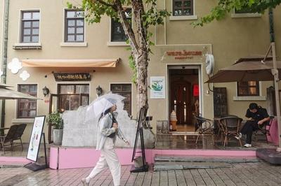 上周青岛平均气温27.3℃，今天和29日有阵雨或雷雨