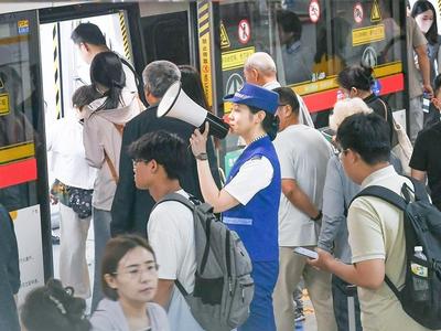 防汛探一线丨跟站长蹲守地铁防汛：预警发布之后